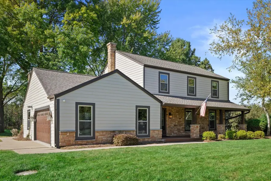W288N7703 Appaloosa LANE, Hartland, WI 53029 - Image #2