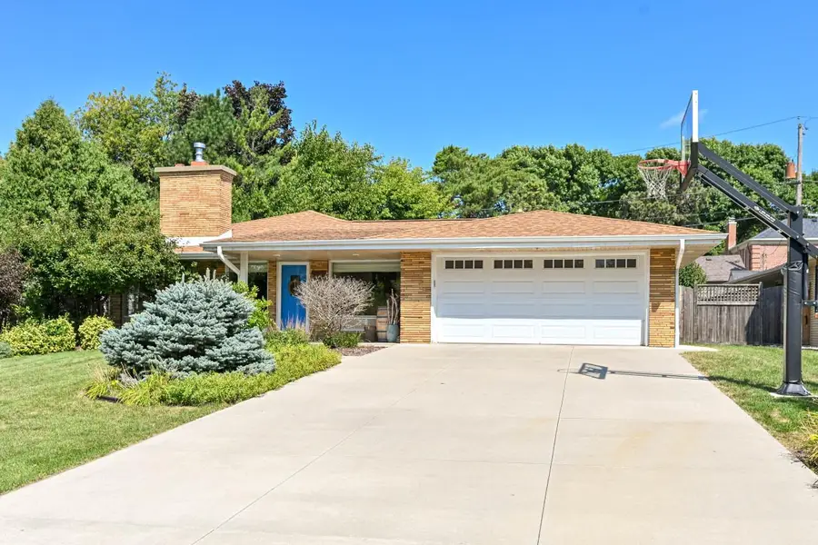 7920 St Anne COURT, Wauwatosa, WI 53213 - Image #3