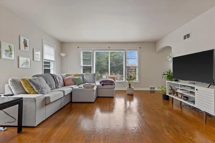 4146 N Bartlett AVENUE #4148, Shorewood, WI 53211 - Image #3