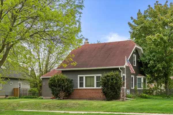 7911 W Cold Spring ROAD, Greenfield, WI 53220