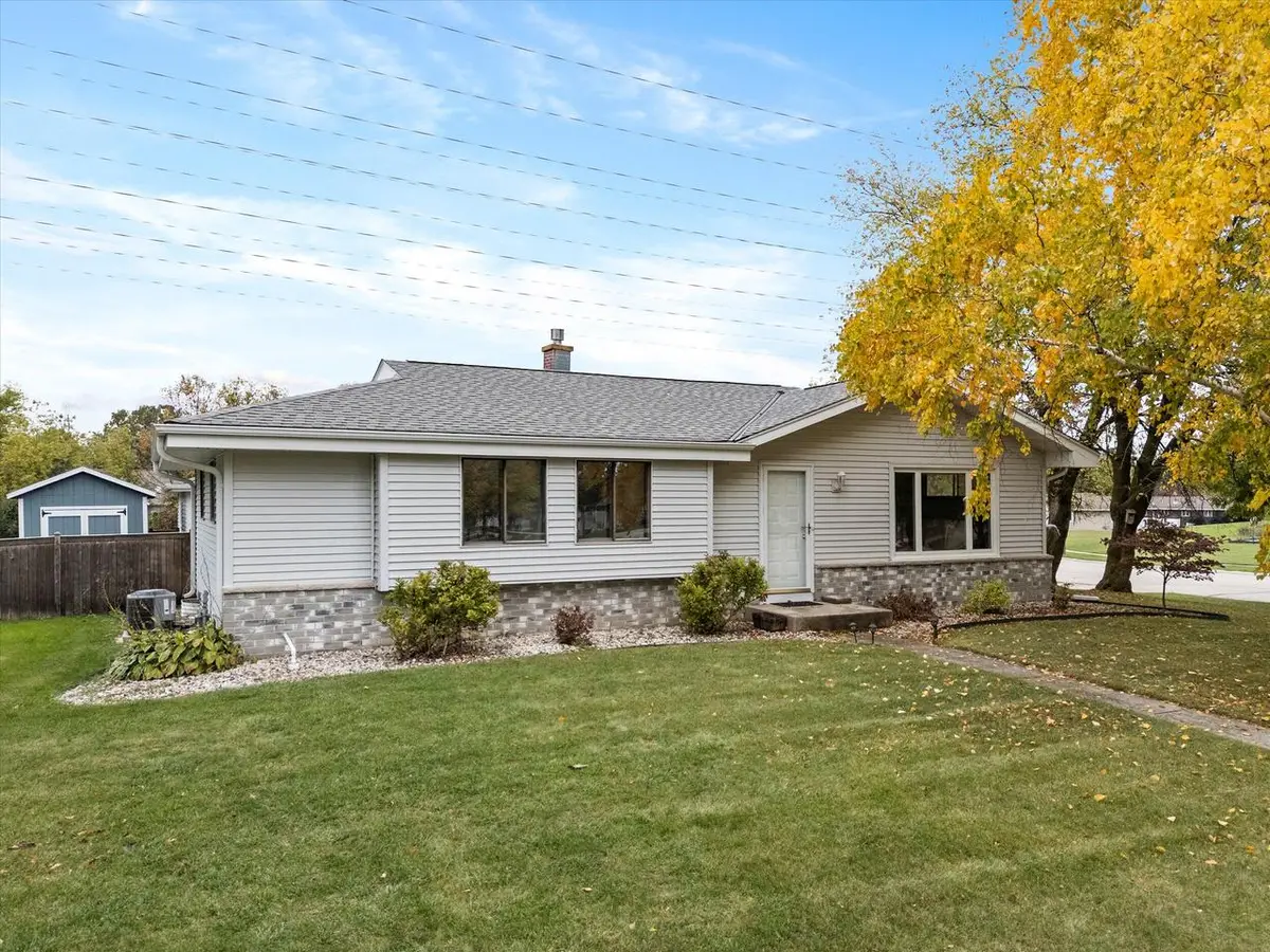 600 Deer Pass ROAD, Saukville, WI 53080 - Image #1