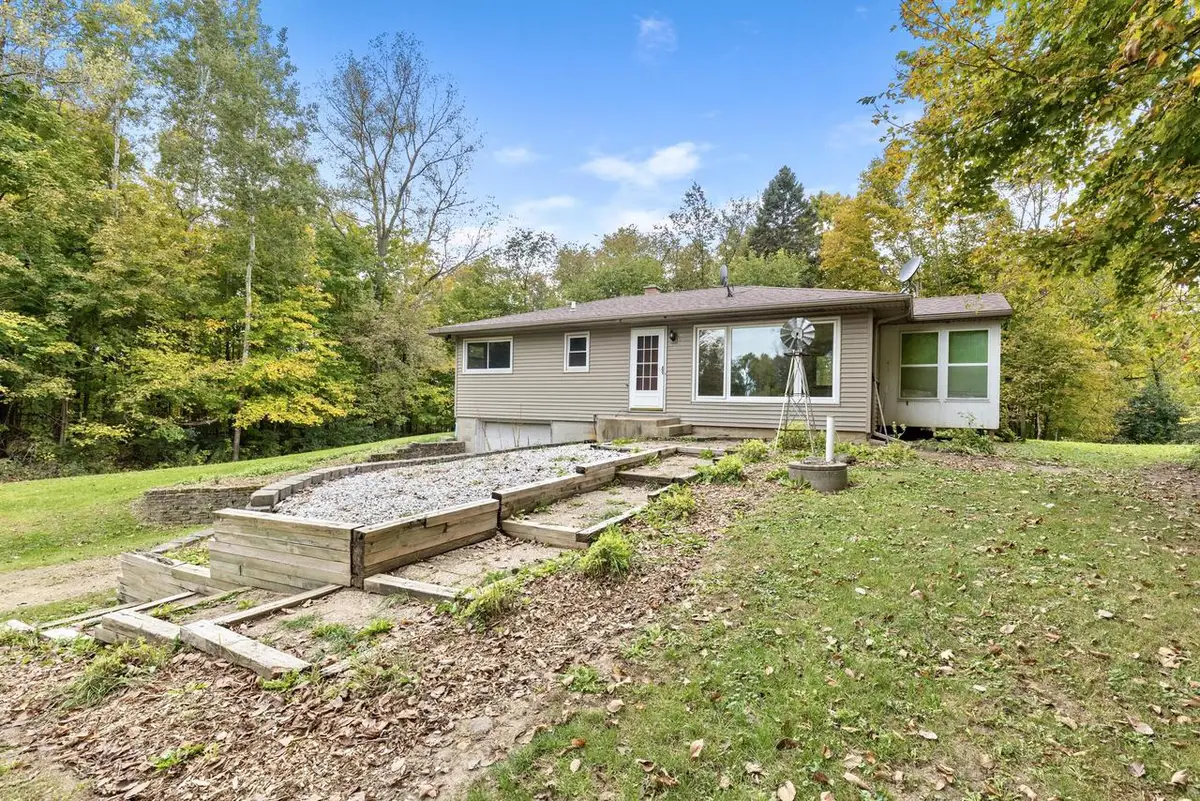 N5025 Coffee ROAD, Helenville, WI 53137 - Image #1