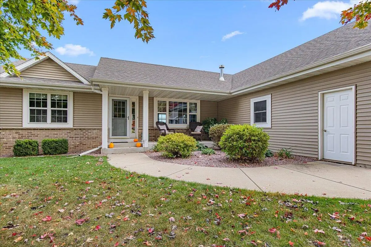 744 Ojibwe PATH, Kewaskum, WI 53040 - Image #1