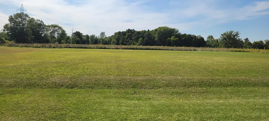 10851 S 10TH AVENUE, Oak Creek, WI 53154 - #3