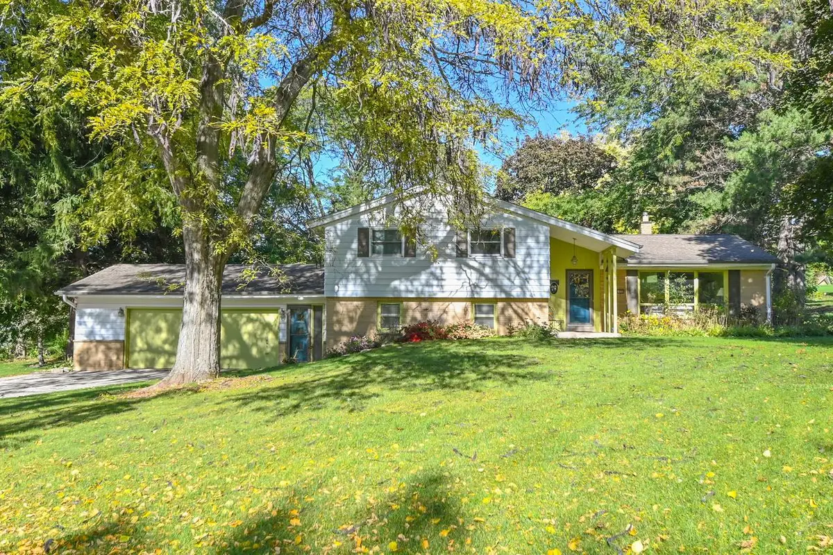 19250 Benington DRIVE, Brookfield, WI 53045 - Image #1