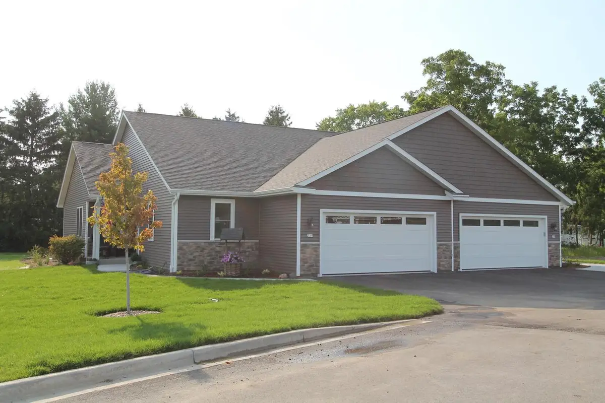 313 N Trailview CIRCLE #34, Waterford, WI 53185 - Image #1