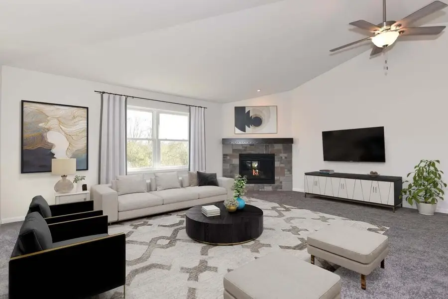 313 N Trailview CIRCLE #34, Waterford, WI 53185 - Image #2