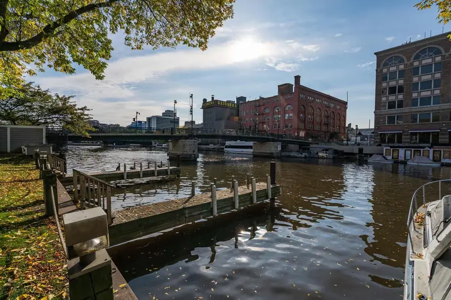 1111 N Edison STREET, Milwaukee, WI 53202 - Image #3