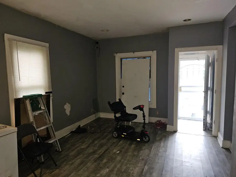 1526 W Groeling AVENUE, Milwaukee, WI 53206 - #3