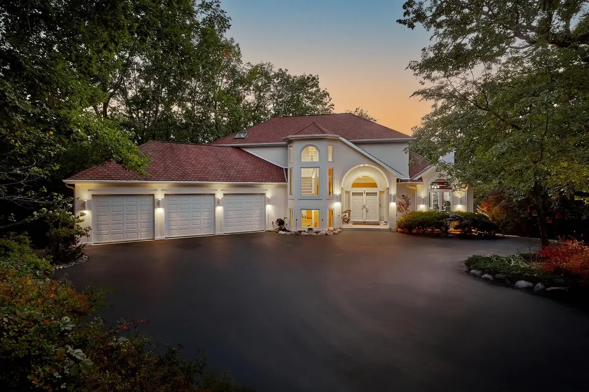 2822 Moelter DRIVE, Lake Geneva, WI 53147 - Image #1