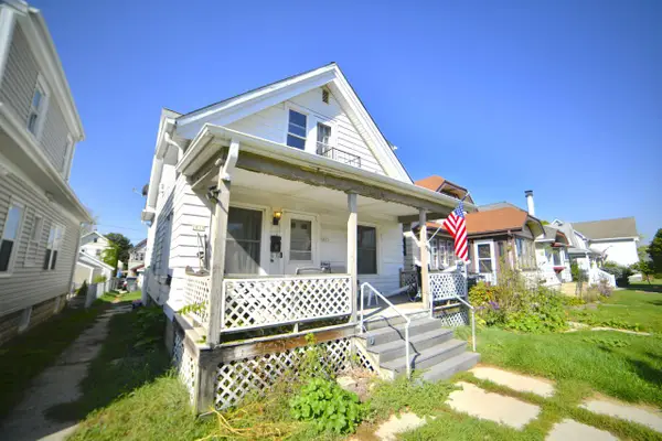 2033 S 76th STREET, West Allis, WI 53219