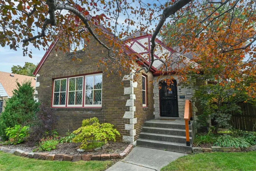 5211 W Wisconsin AVENUE #5217, Milwaukee, WI 53208 - Image #2