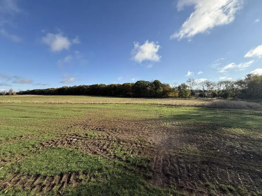 948 OLIVER'S DRIVE #Lt2, Hubertus, WI 53033 - Image #2