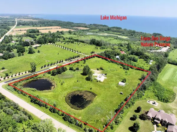 585 HIGH BLUFF DRIVE, Grafton, WI 53024