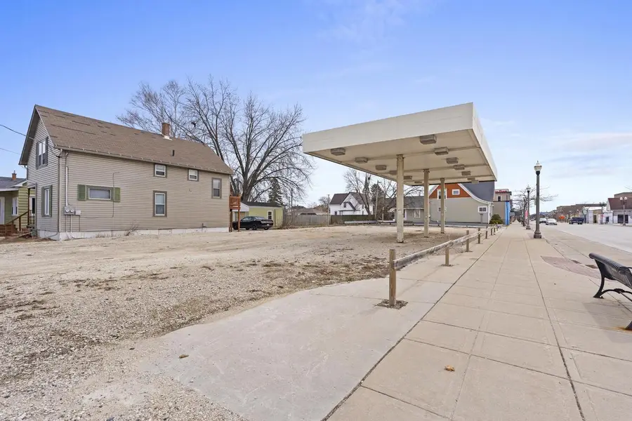 2023 WASHINGTON STREET, Two Rivers, WI 54241 - #3
