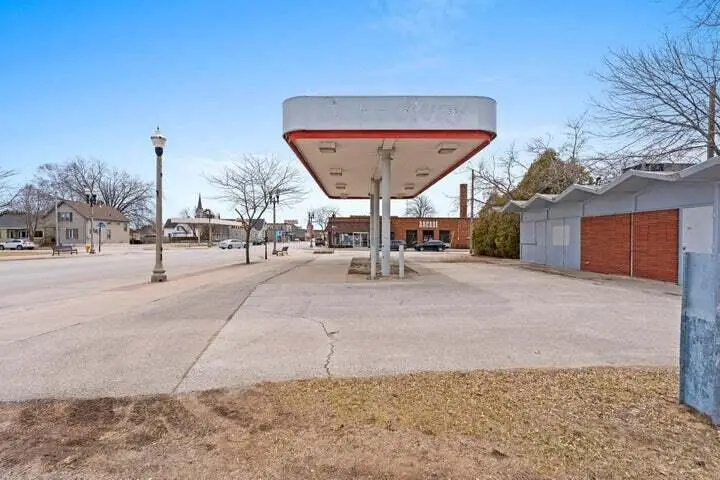 2106 WASHINGTON STREET, Two Rivers, WI 54241 - #1