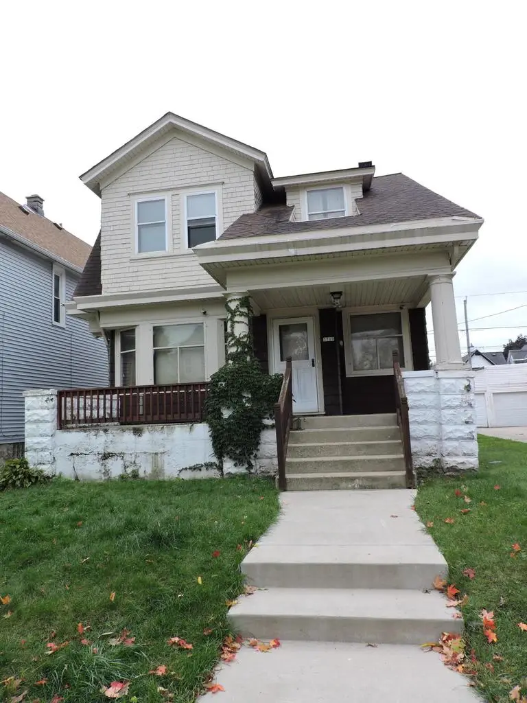 3719 W Frederica PLACE, Milwaukee, WI 53215 - Image #2