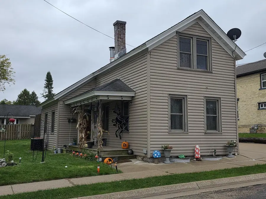 915 Cleveland STREET, Watertown, WI 53098 - Image #2