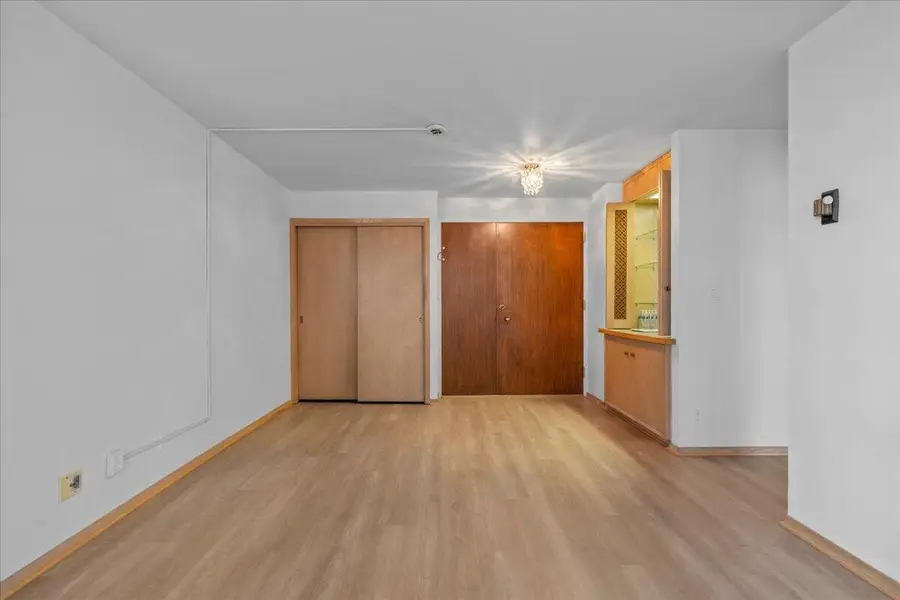 1610 N Prospect AVENUE #504, Milwaukee, WI 53202 - Image #3