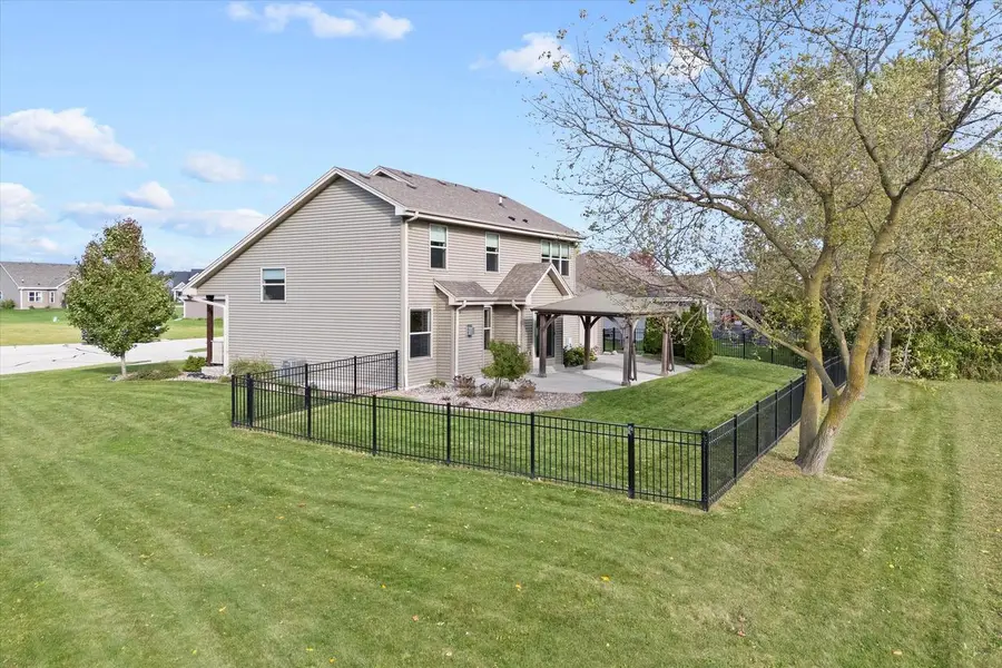 981 Log Cabin LANE, Belgium, WI 53004 - Image #3