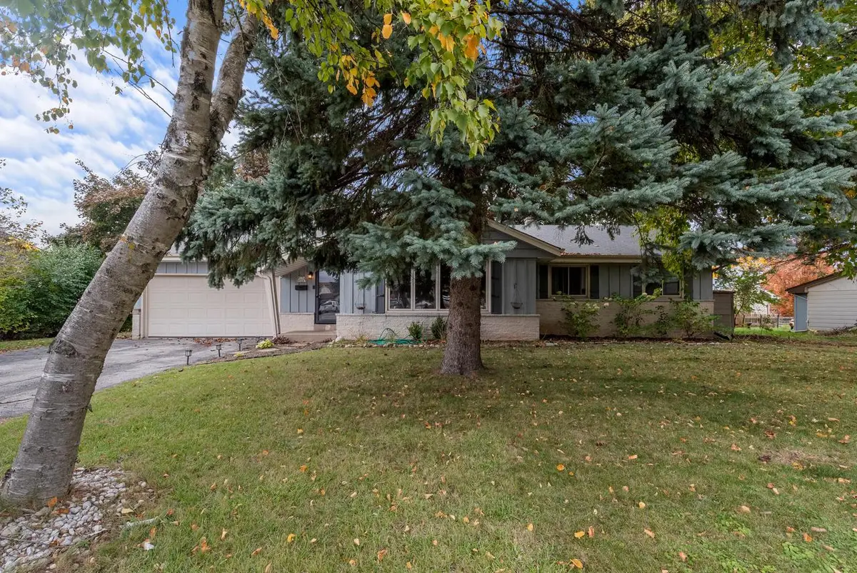 W174N9287 Joper ROAD, Menomonee Falls, WI 53051 - #1