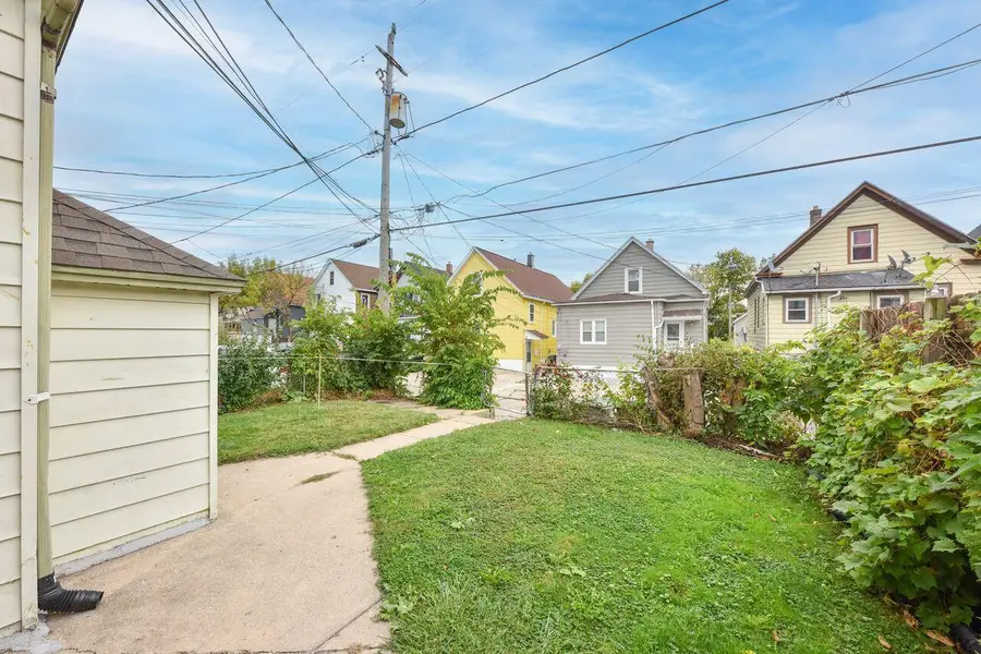 2166 S 6th STREET, Milwaukee, WI 53215 - #3