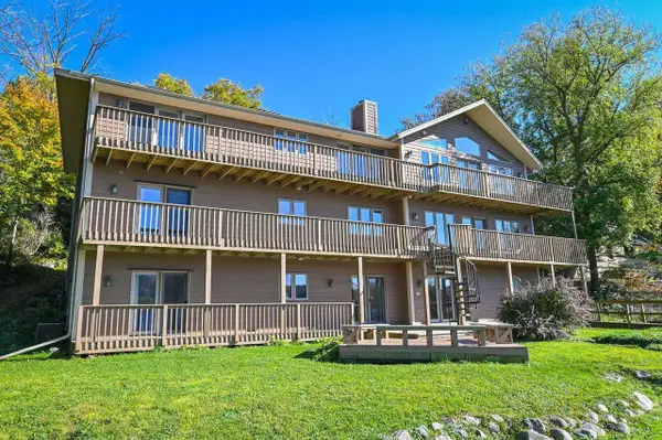 5611 S Kurtz ROAD, Hales Corners, WI 53130