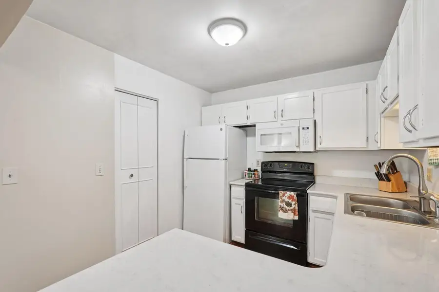 8631 N Servite DRIVE #112, Milwaukee, WI 53223 - Image #2