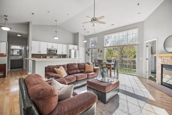 8485 S Ashbury LANE #202, Oak Creek, WI 53154