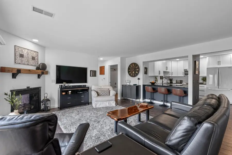 933 Spring COURT, West Bend, WI 53095 - Image #3