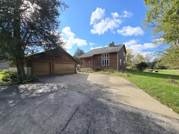 W378S5045 W Pretty Lake ROAD, Dousman, WI 53118