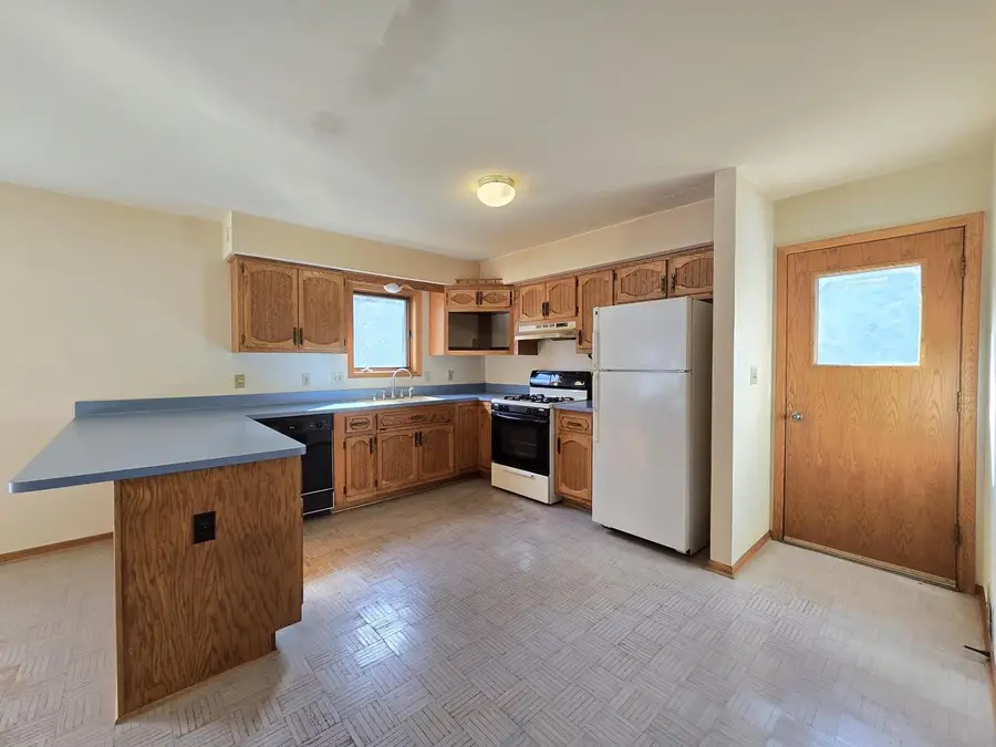 W378S5045 W Pretty Lake ROAD, Dousman, WI 53118 - Image #3