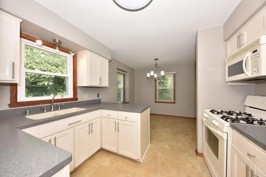 W52N175 Fillmore AVENUE #177, Cedarburg, WI 53012 - Image #3