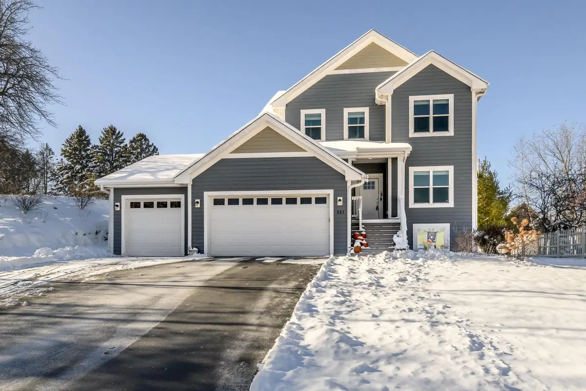 351 Stocks DRIVE, Delafield, WI 53018 - Image #1