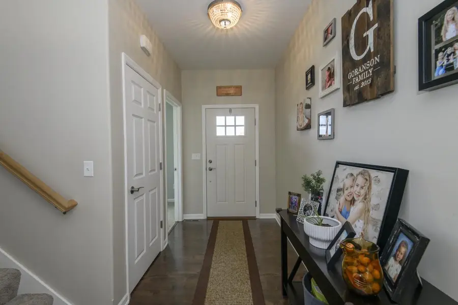 351 Stocks DRIVE, Delafield, WI 53018 - Image #2