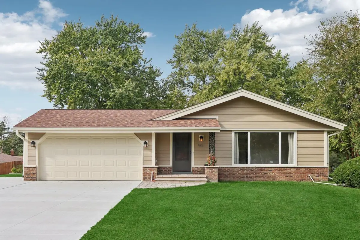 901 Anton ROAD, Hartland, WI 53029 - Image #1