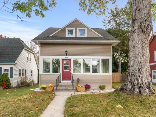 923 N 6th STREET, Manitowoc, WI 54220