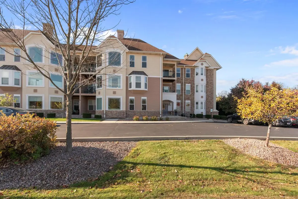 N74W13737 Appleton AVENUE #107, Menomonee Falls, WI 53051 - Image #1