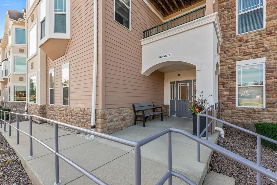 N74W13737 Appleton AVENUE #107, Menomonee Falls, WI 53051 - Image #2