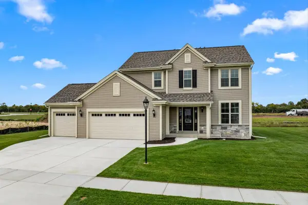 2696 Mapleton AVENUE, East Troy, WI 53120