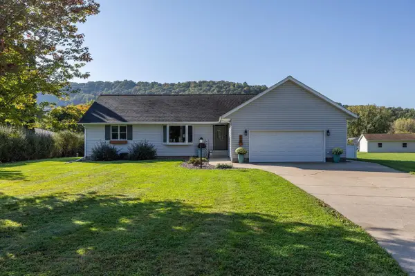 W4861 Harvest LANE, La Crosse, WI 54601