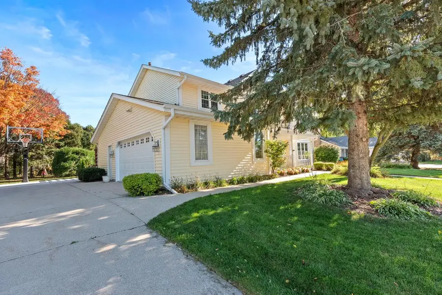 1431 Crystal Lake DRIVE, Oconomowoc, WI 53066 - Image #2