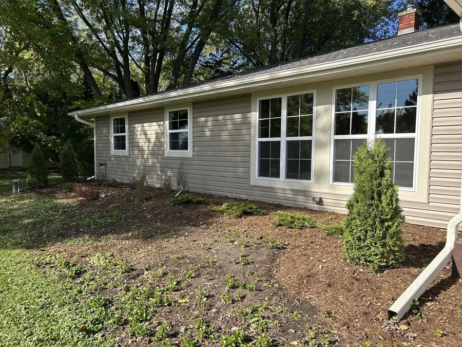 N35W28682 Old North Shore DRIVE, Pewaukee, WI 53072 - Image #2