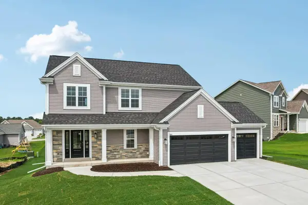 665 Mary WAY, Slinger, WI 53086