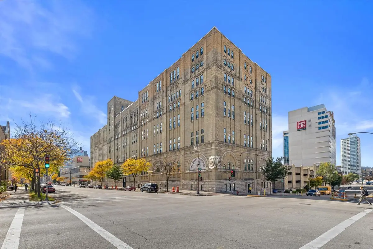 270 E Highland AVENUE #715, Milwaukee, WI 53202 - Image #1