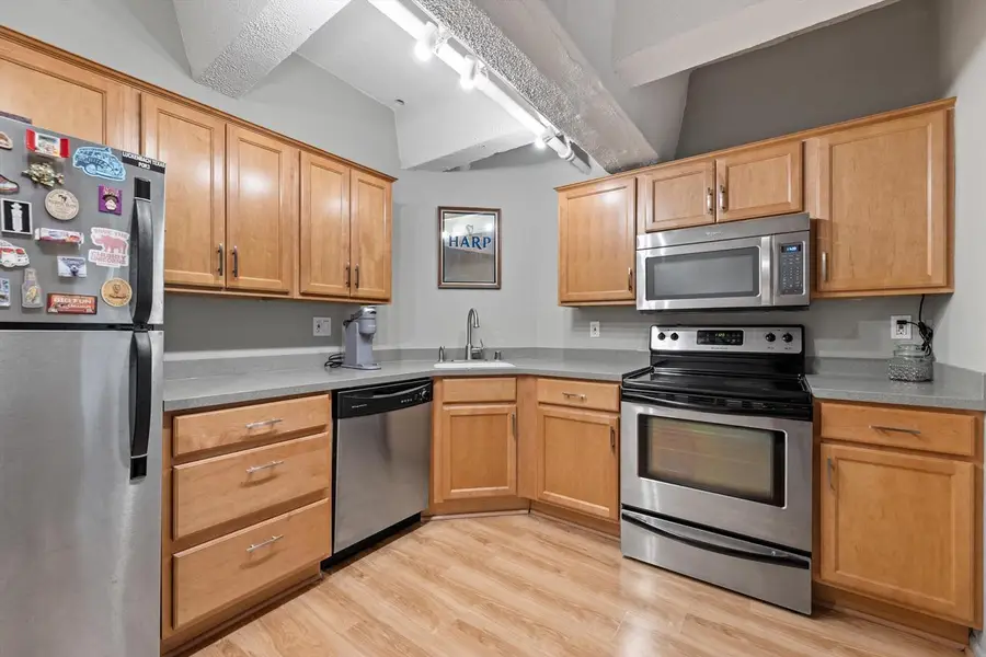 270 E Highland AVENUE #715, Milwaukee, WI 53202 - Image #2