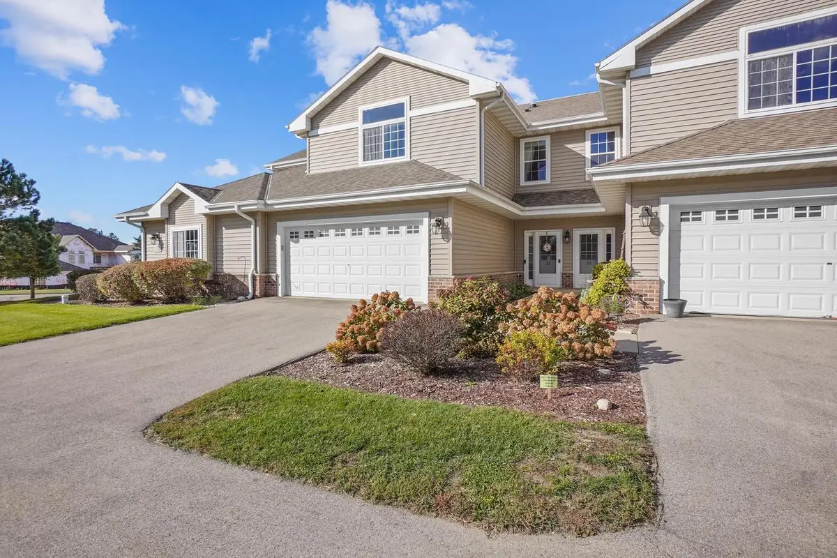 1632 Grey Fox TRAIL #22, Mukwonago, WI 53149 - Image #1