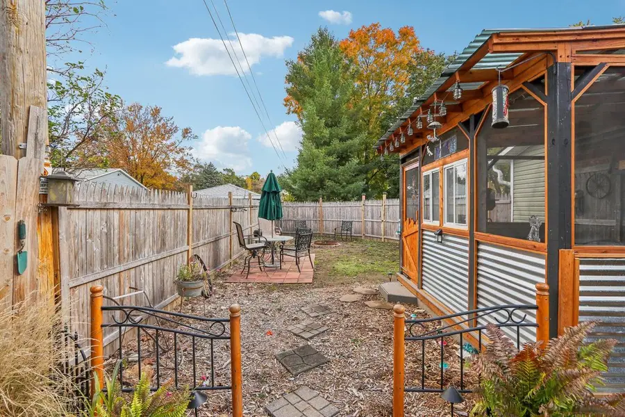 32808 S Lakeshore DRIVE, Burlington, WI 53105 - Image #3