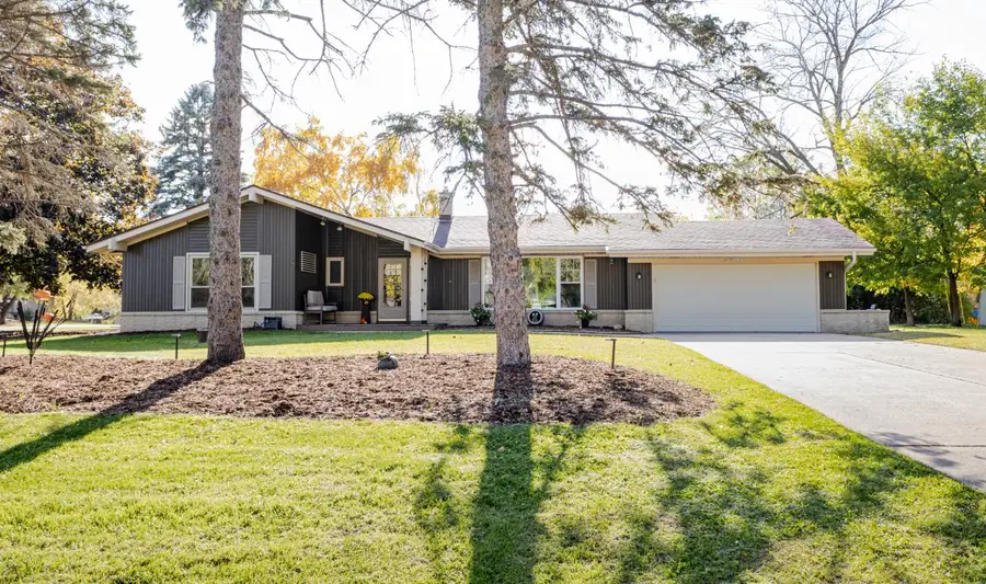 N28W26587 Miami DRIVE, Pewaukee, WI 53072 - Image #3