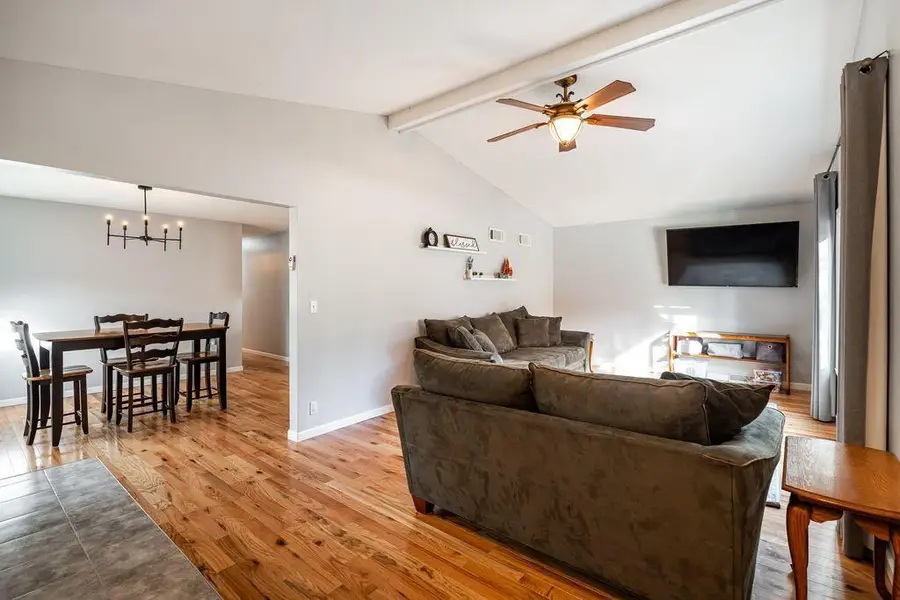 8149 S White Oak DRIVE, Oak Creek, WI 53154 - Image #3